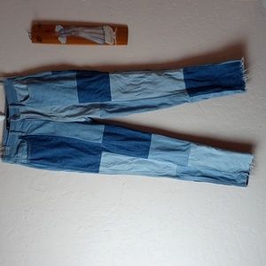 Hollister Ultra High-Rise Mom Jean